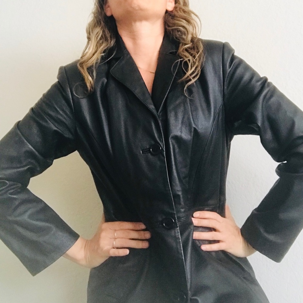 Amazing full jacket %100 leather Size.M